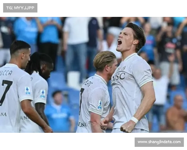 麦克托米奈头球破门,十人那不勒斯半场1-0哥本哈根